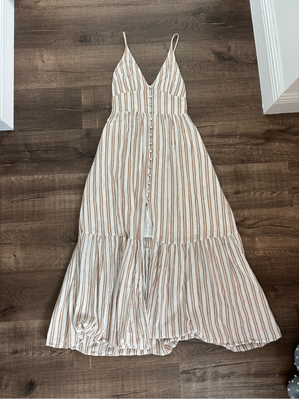 Abercrombie & Fitch Tan and White Striped Spaghetti‑Strap Maxi Dress size xs